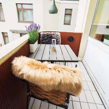 Design Mit Balkon - Naehe Schloss Rheydt